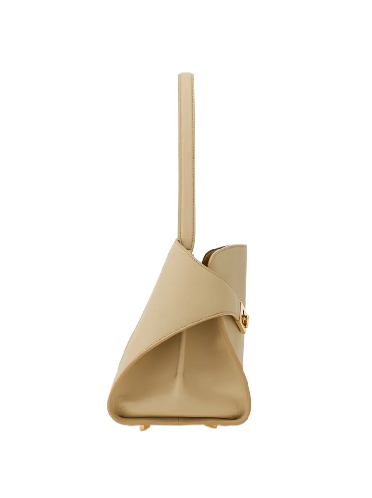 Hug Zipped Small Shoulder Bag