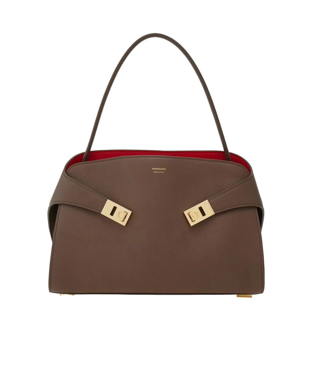 Hug Zipped Small Shoulder Bag