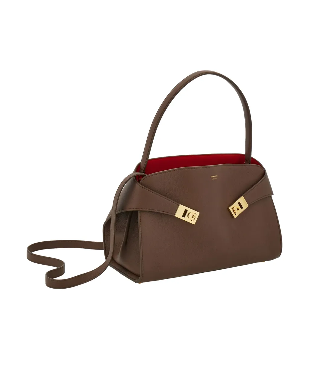 Hug Zipped Small Shoulder Bag
