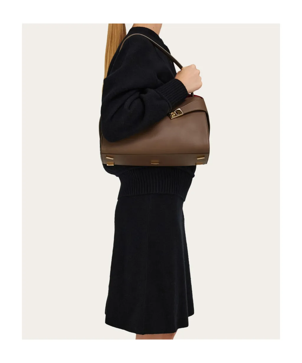 Hug Zipped Small Shoulder Bag