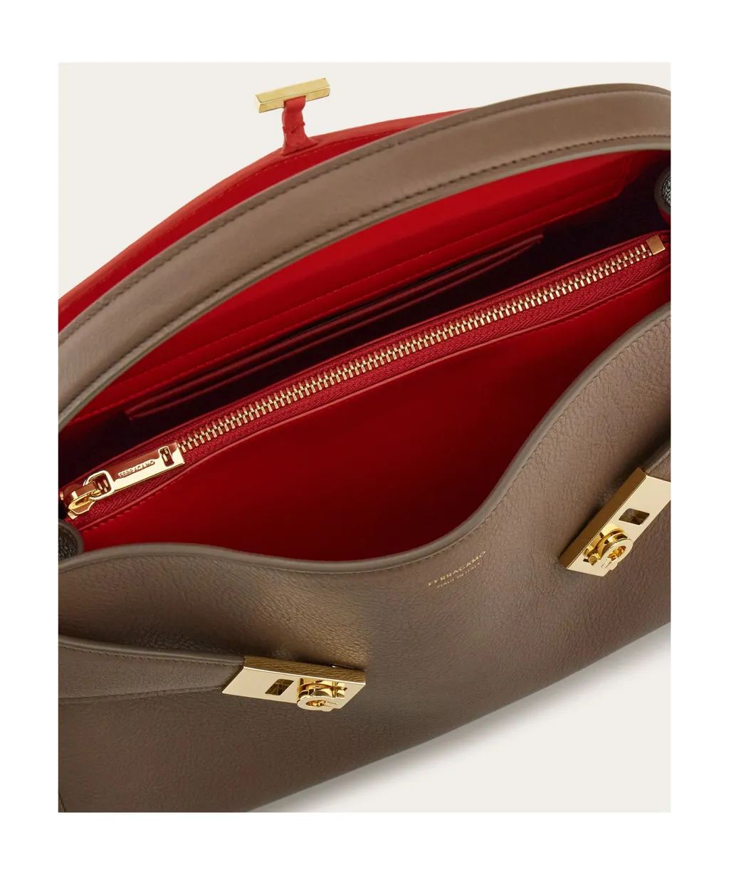 Hug Zipped Small Shoulder Bag