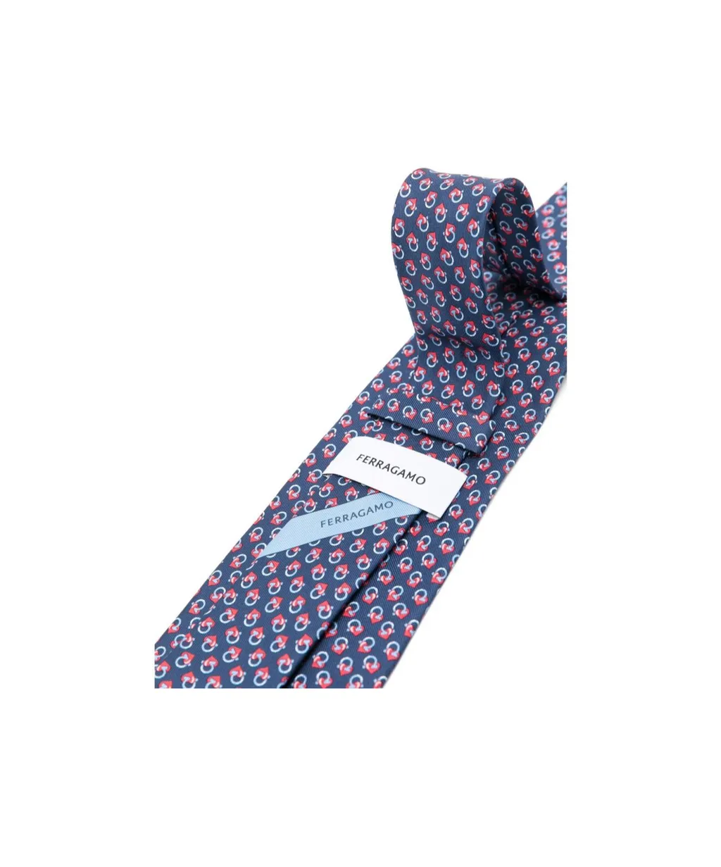 Pointed Tie