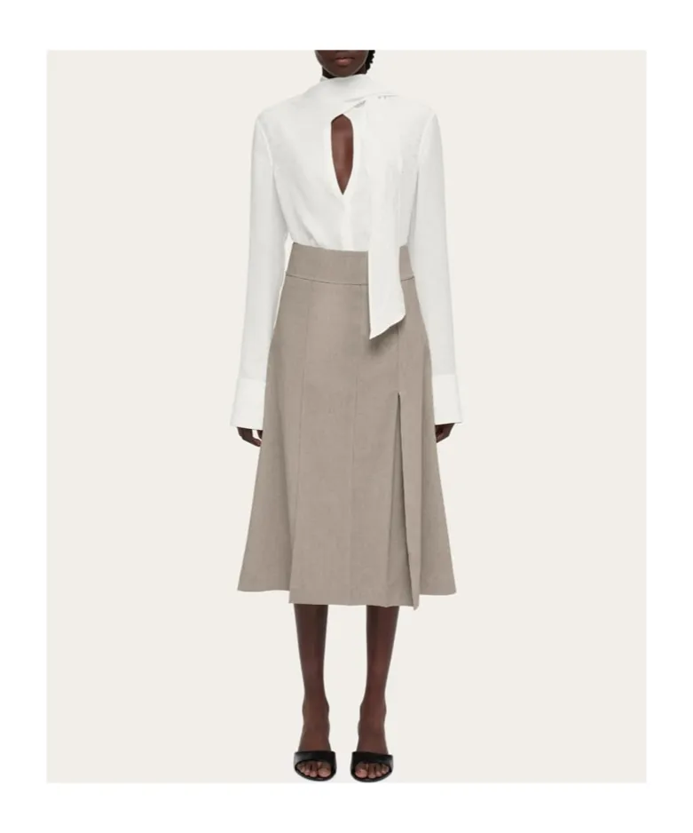 Stray-Collar Shirt
