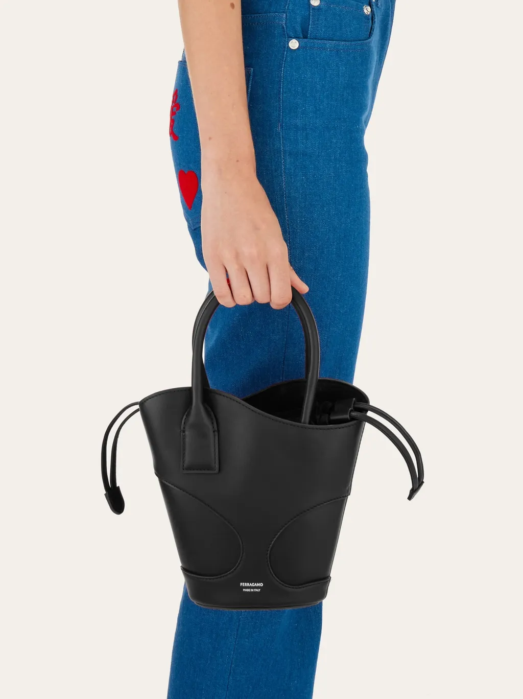 Cut Out Detailed Bucket Bag