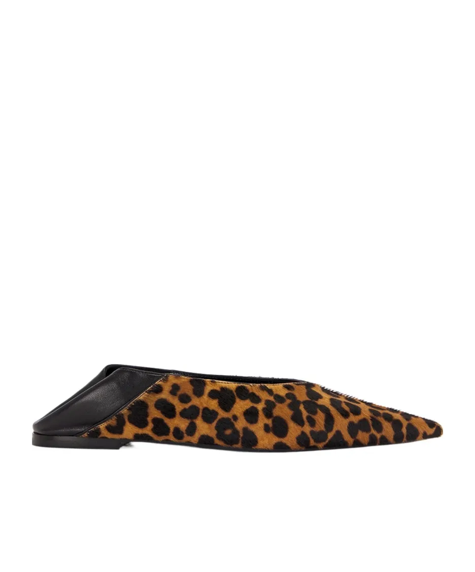 All-Over Patterned Pointed Toe Flat Shoes