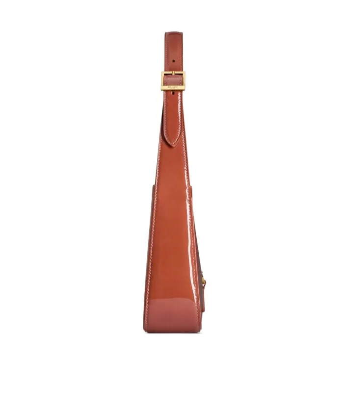 Le 5 à Logo Plaque Shoulder Bag
