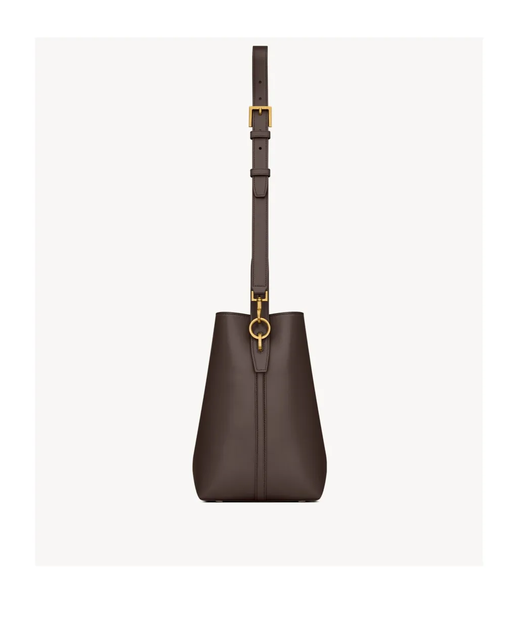 Le 37 Logo Plaque Shoulder Bag