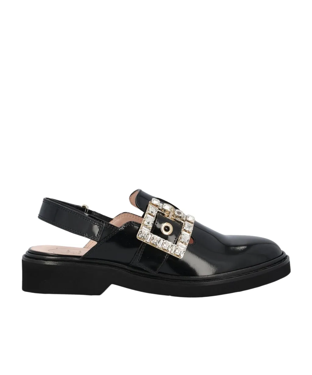 Buckle Embellished Round Toe Sandals