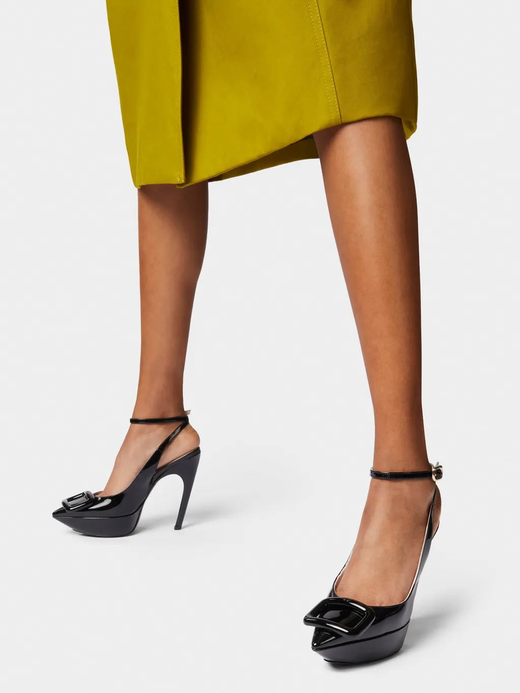 Viv' Choc Lacquered Buckle Slingback Pumps