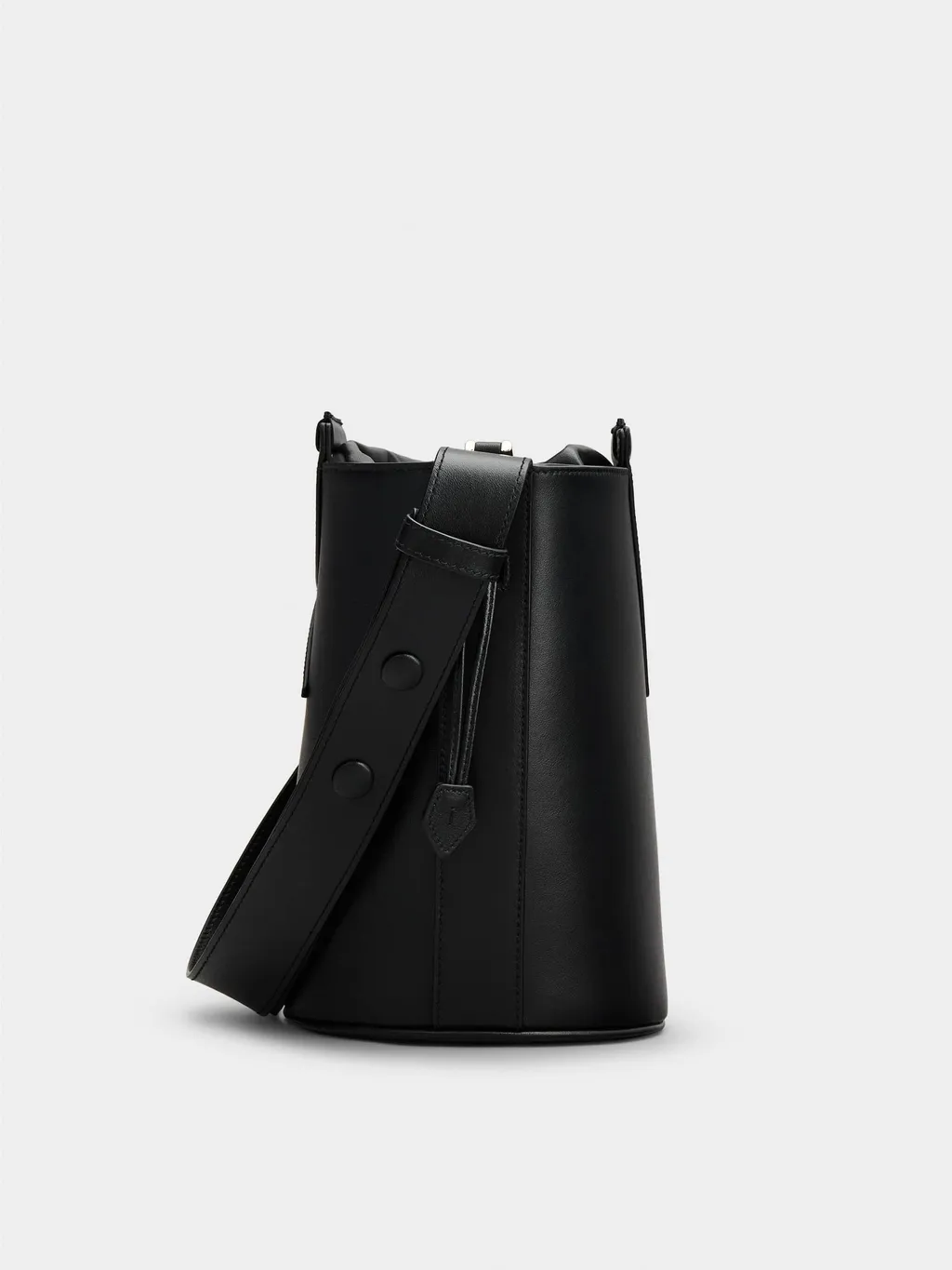 Rv Medium Bucket Bag