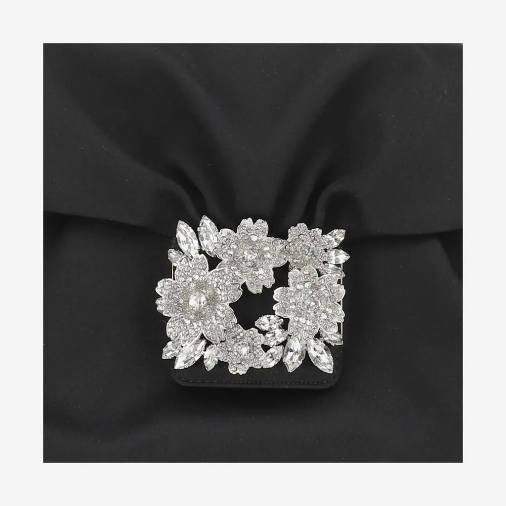 Rv Bouquet Strass Buckle Drape Clutch Bag