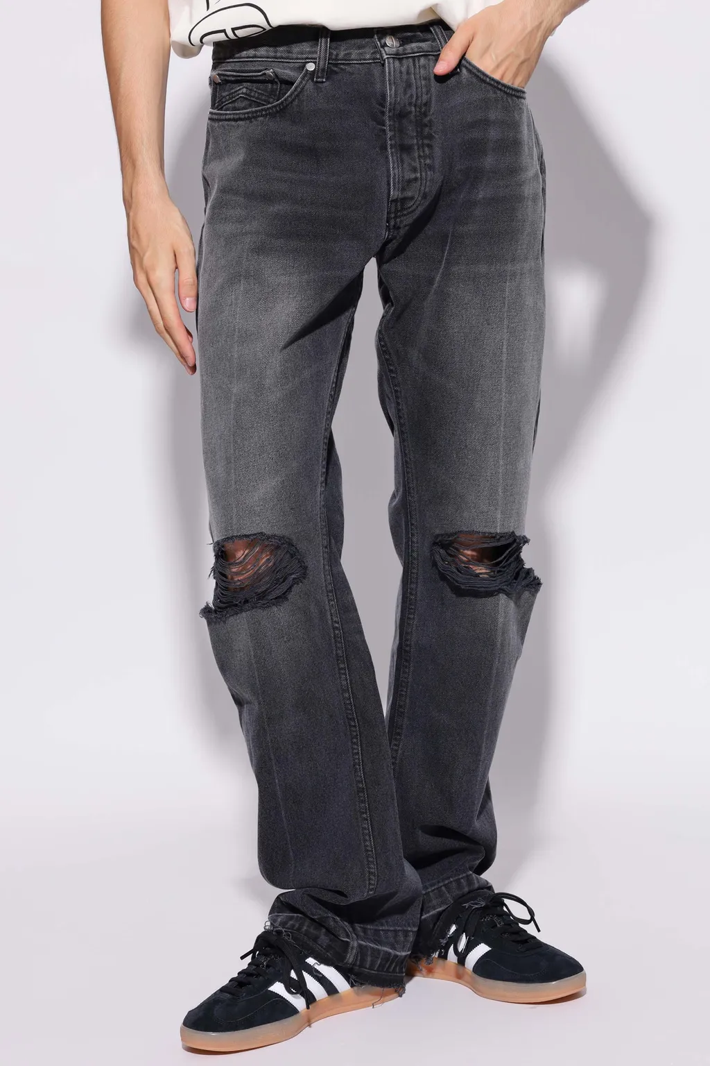 Distressed Relaxed Fit Jeans