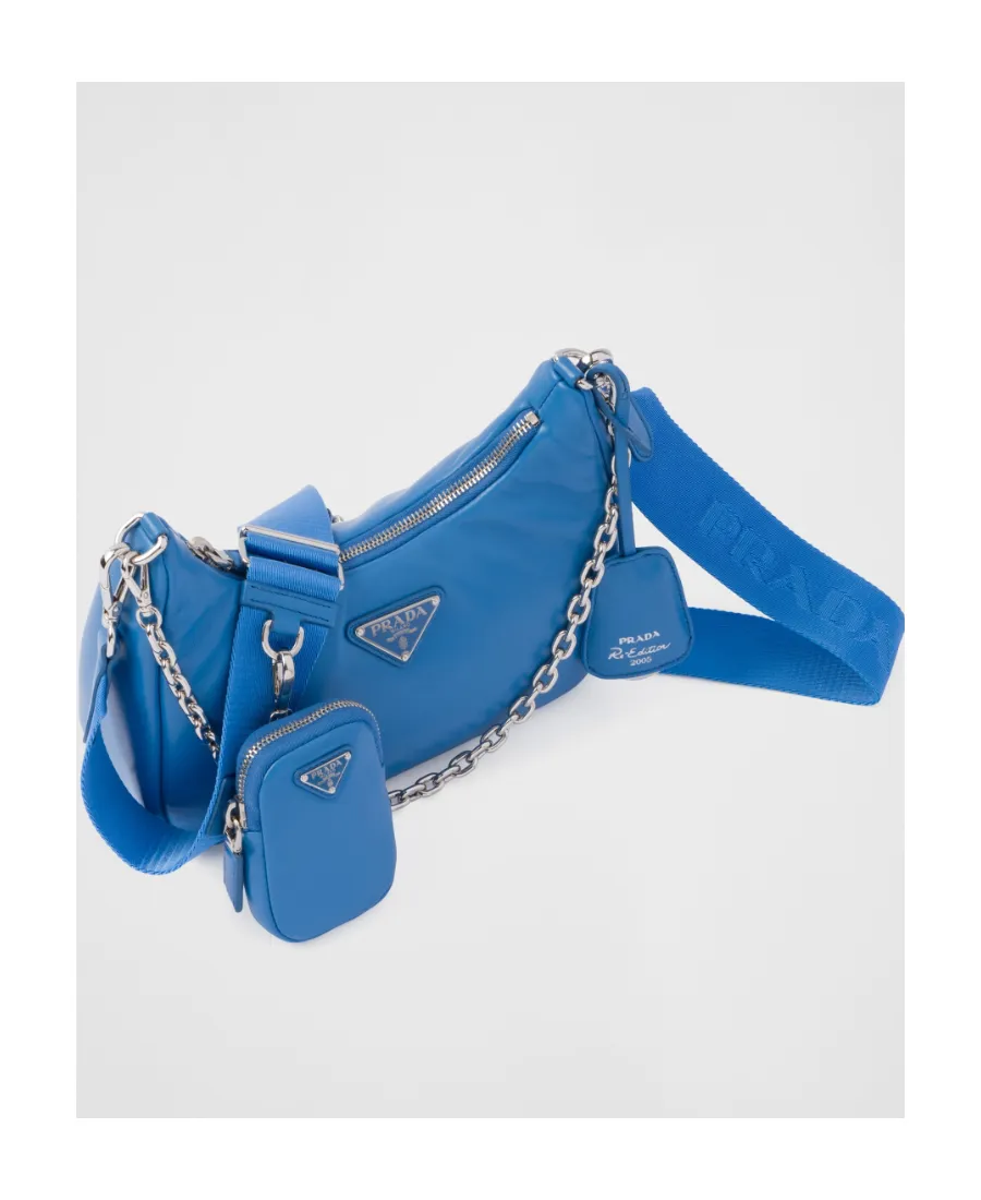 Logo Plaque Chain-Linked Shoulder Bag