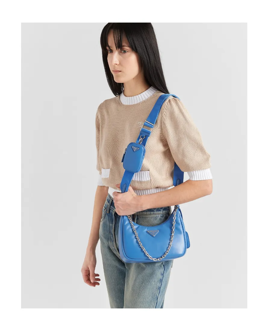 Logo Plaque Chain-Linked Shoulder Bag