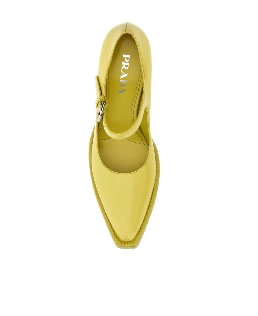 Logo Detailed Buckled Pumps