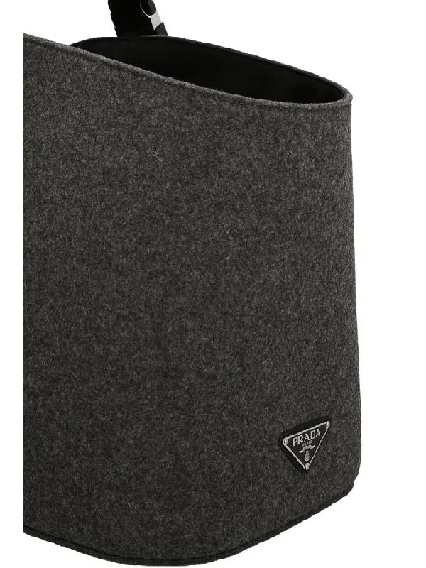 Felt Log Carrier