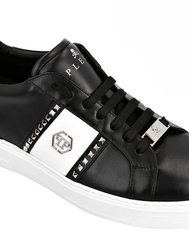 Casual Sports Shoes