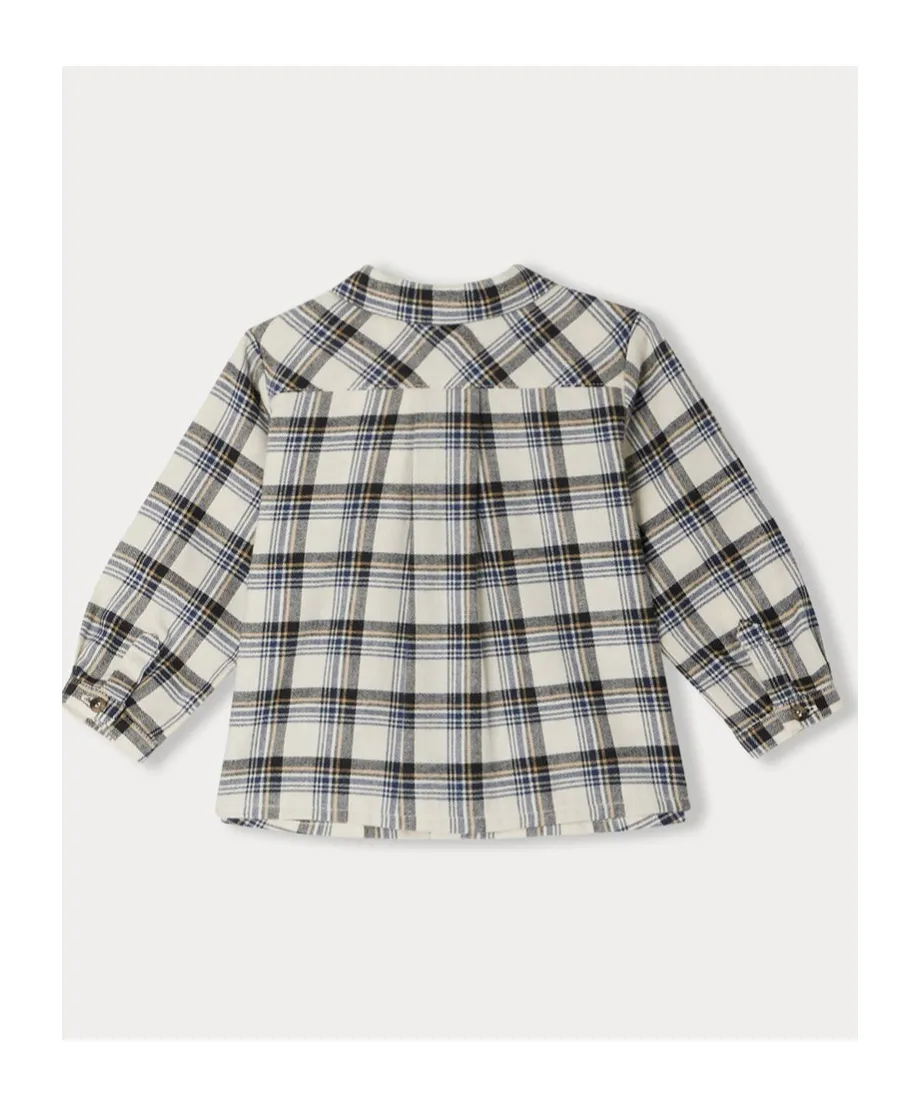 Shirt With Pointed Collar