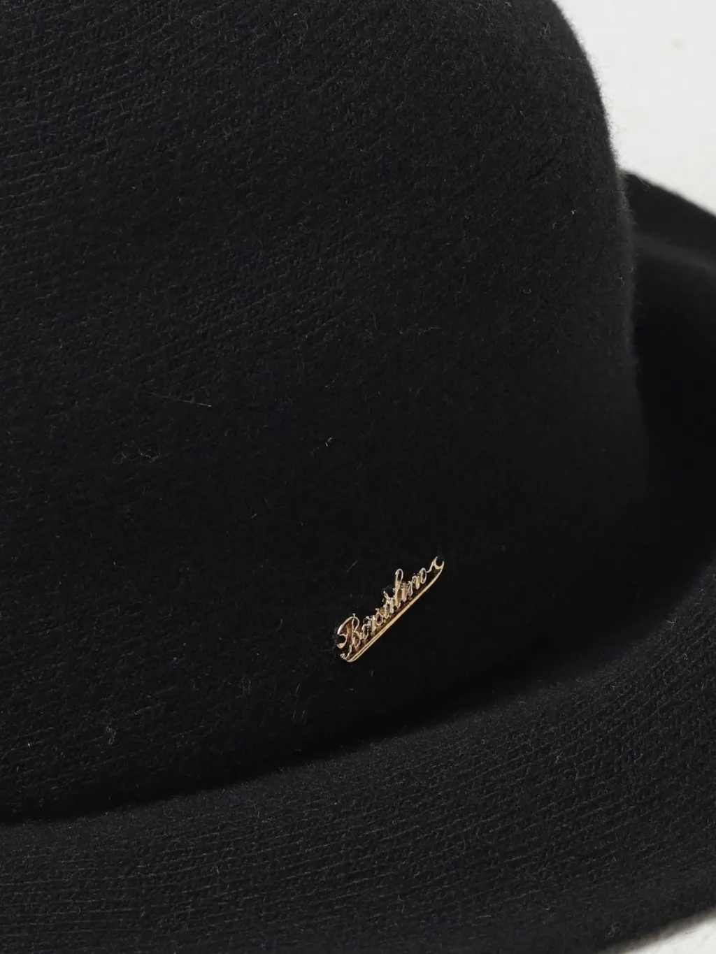 Logo Plaque Trilby