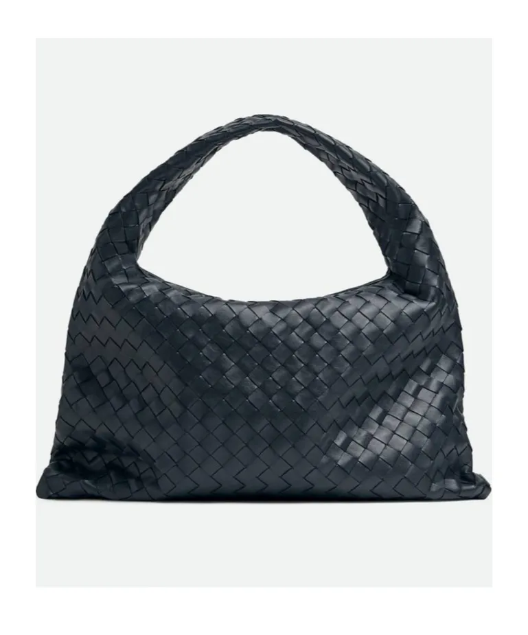 Hop Shoulder Bag