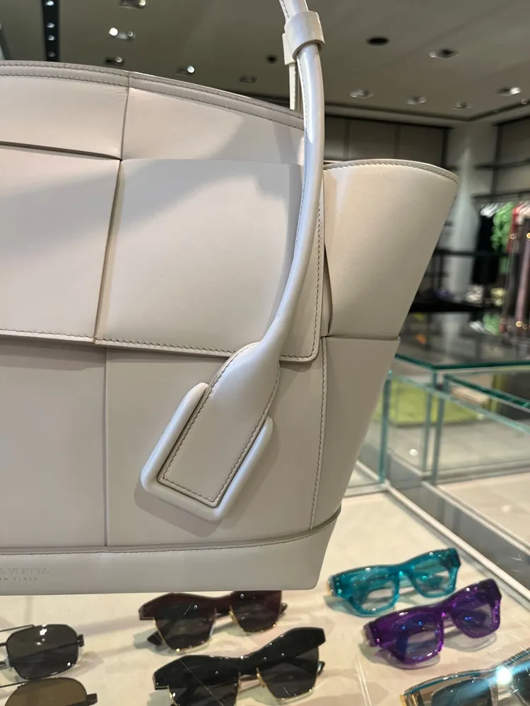 Medium Arco Shoulder Bag