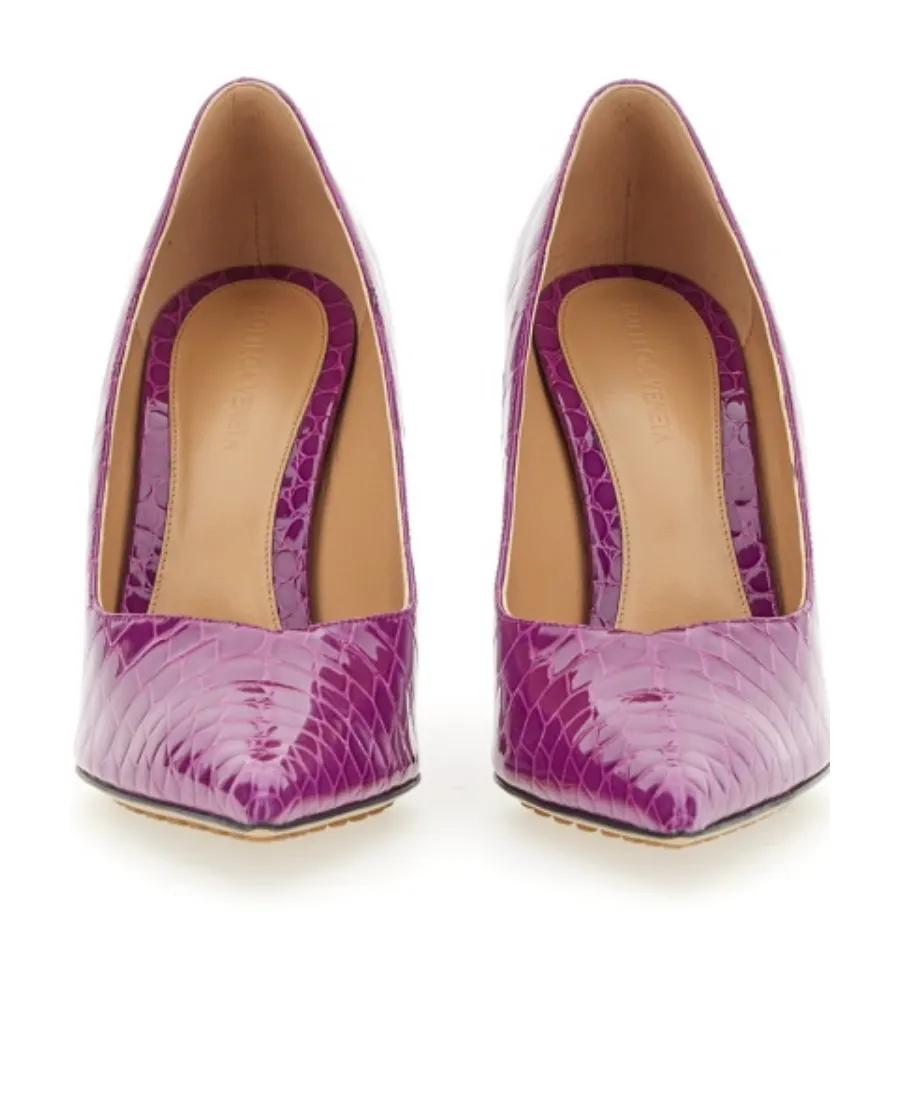Embossed Punta Pumps