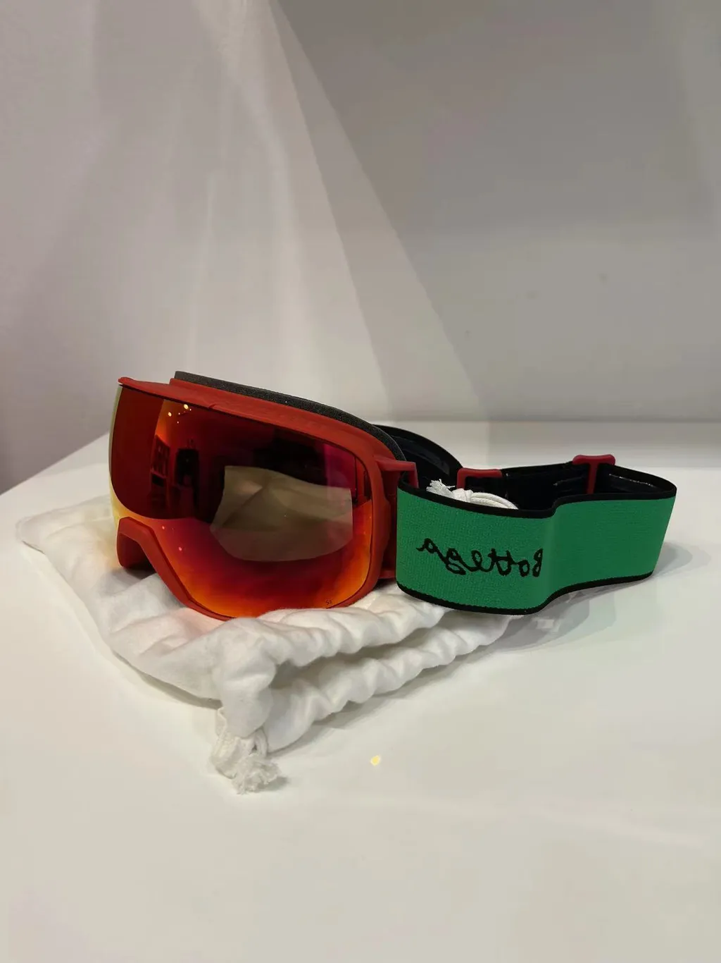 Logo Goggles