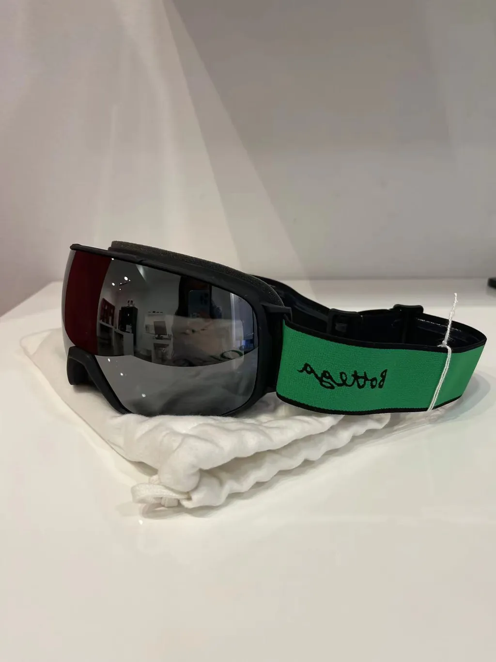 Logo Goggles