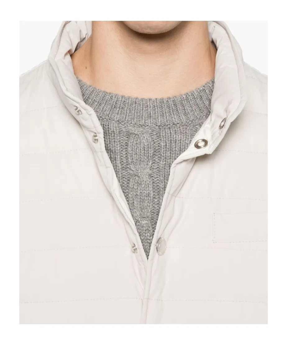 Quilted Snap-Fit Fastening Vest