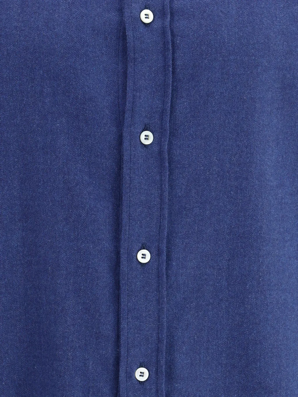 Long-Sleeved Buttoned Shirt