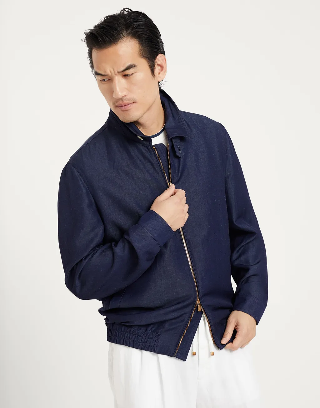 Long-Sleeved Zip-Up Jacket