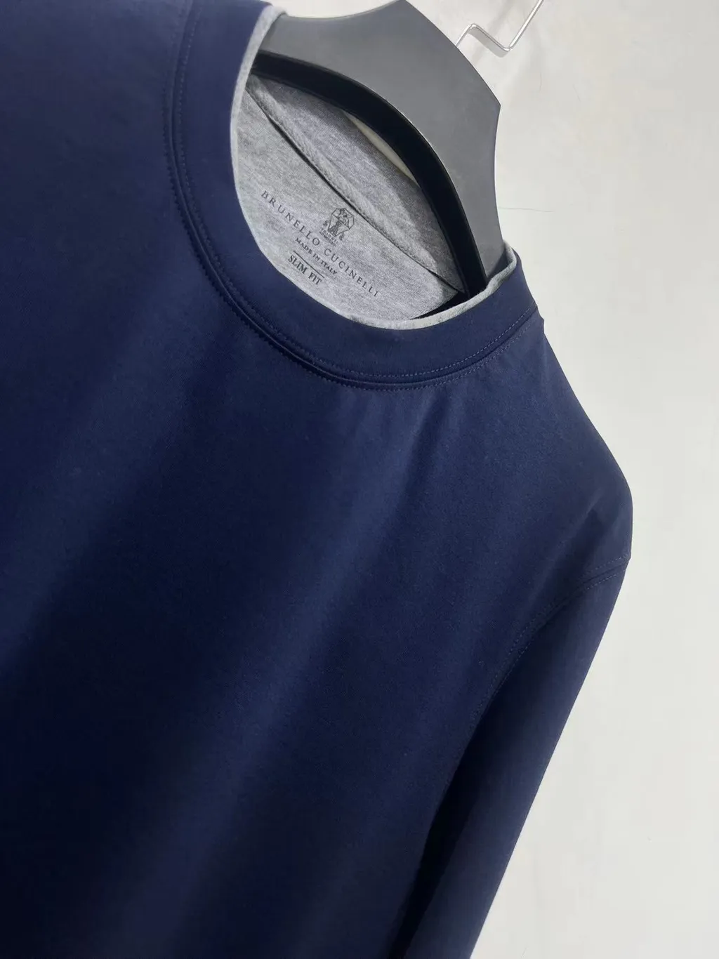 T-Shirt With Round Neck And Long Sleeves