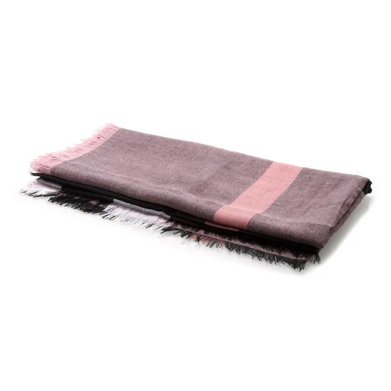 Checked Edge-Edged Scarf
