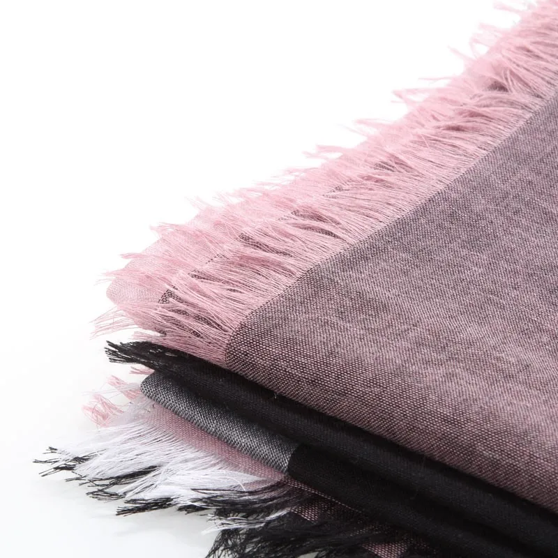 Checked Edge-Edged Scarf