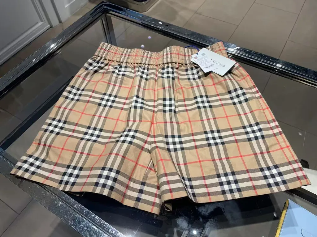 Check Shorts