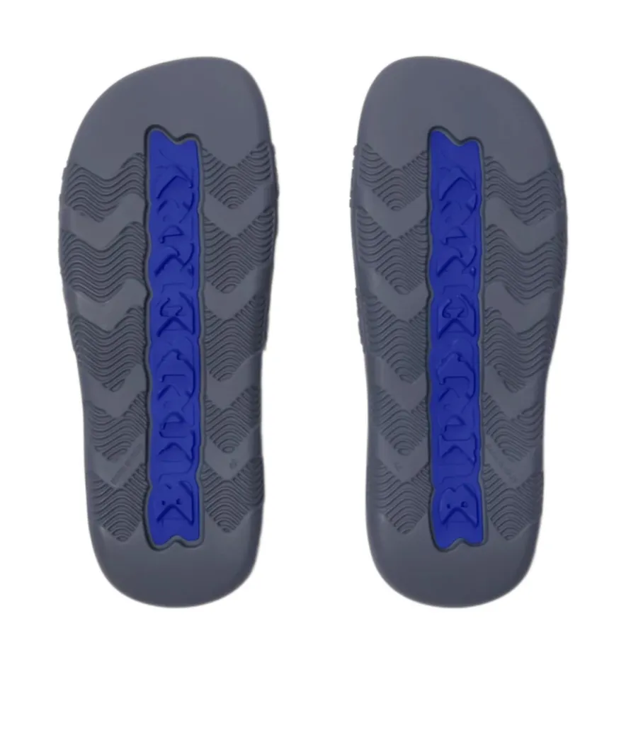 Embossed Check Dive Slides