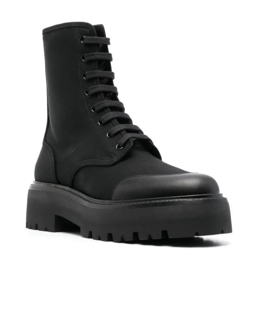 Logo Boots