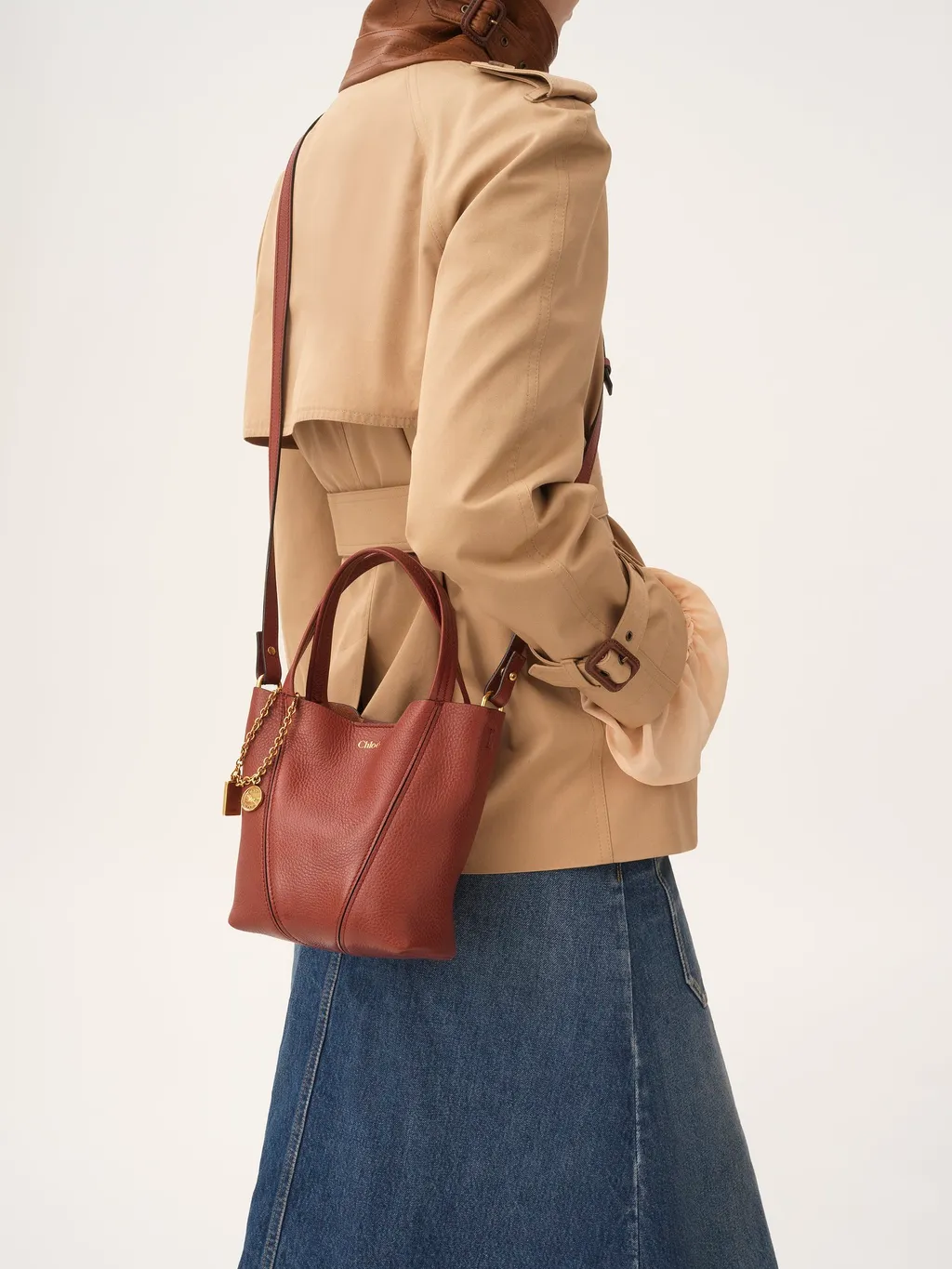 Small Chloé Spin Tote Bag In Grained Leather