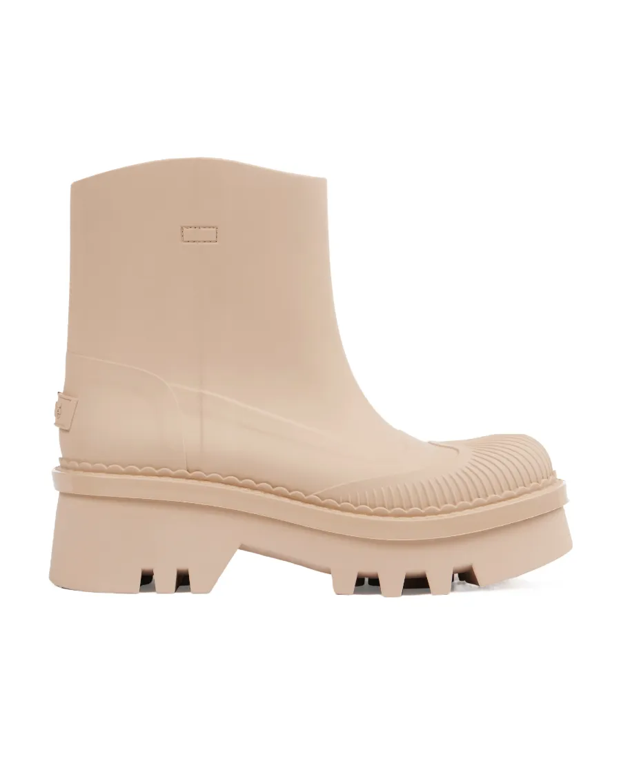 Round Toe Chelsea Boots