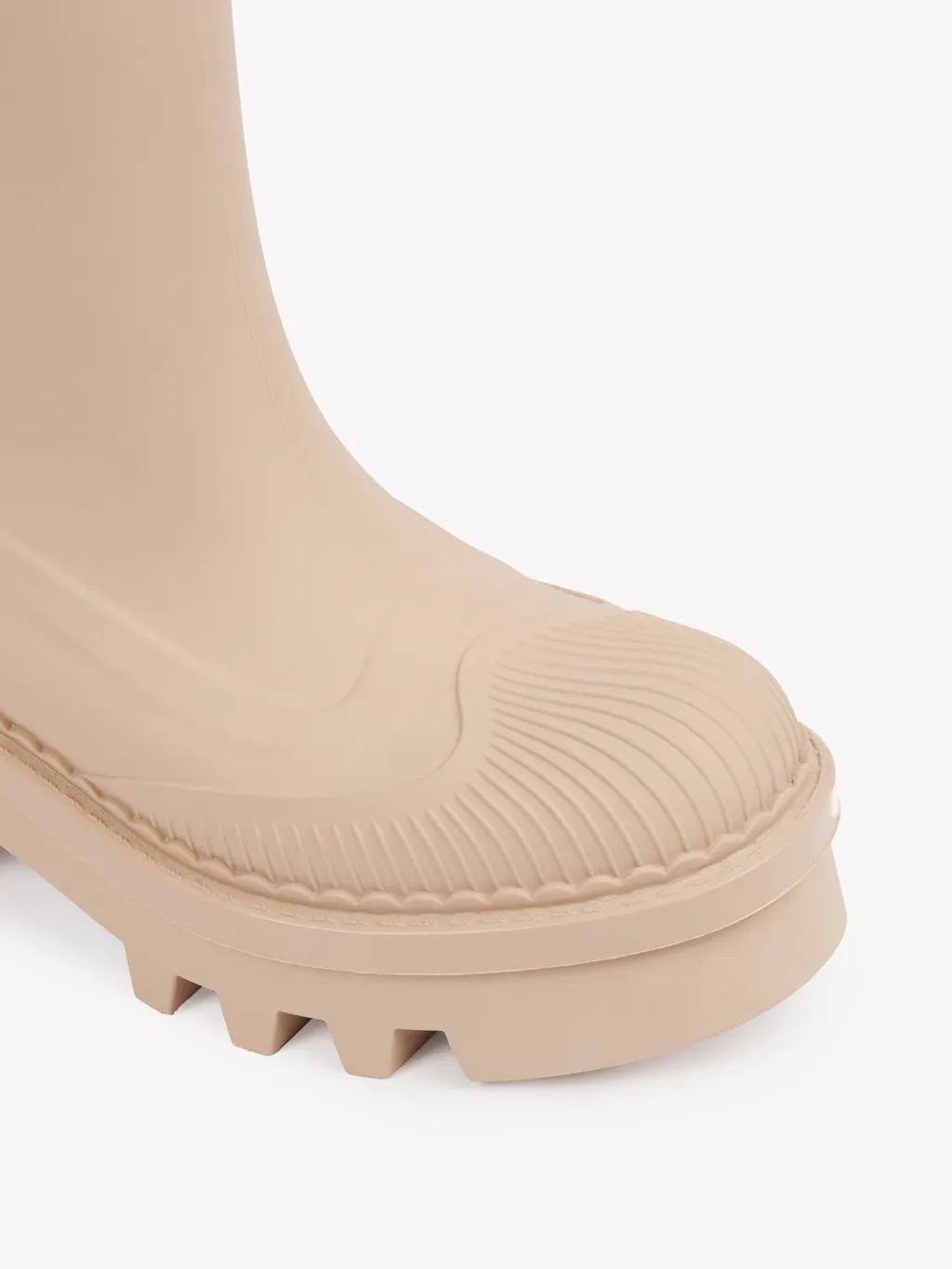 Round Toe Chelsea Boots