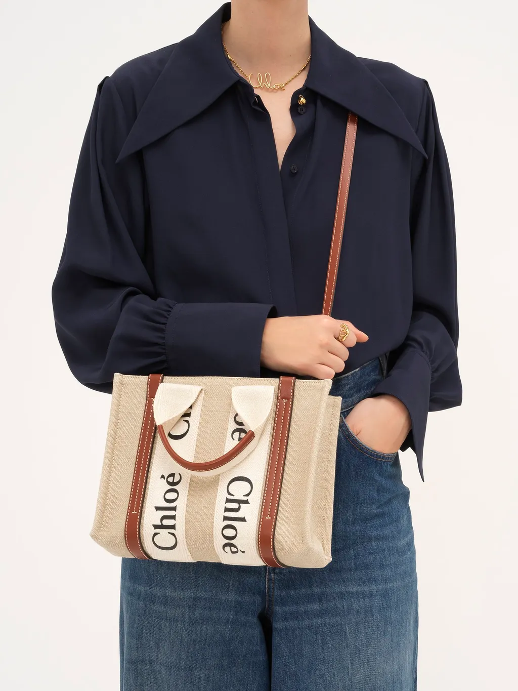 Woody Logo Detailed Small Tote Bag