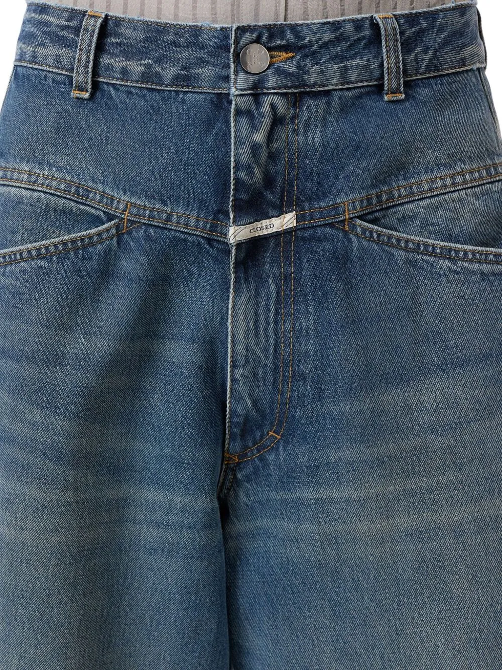 Wide-Leg Jeans