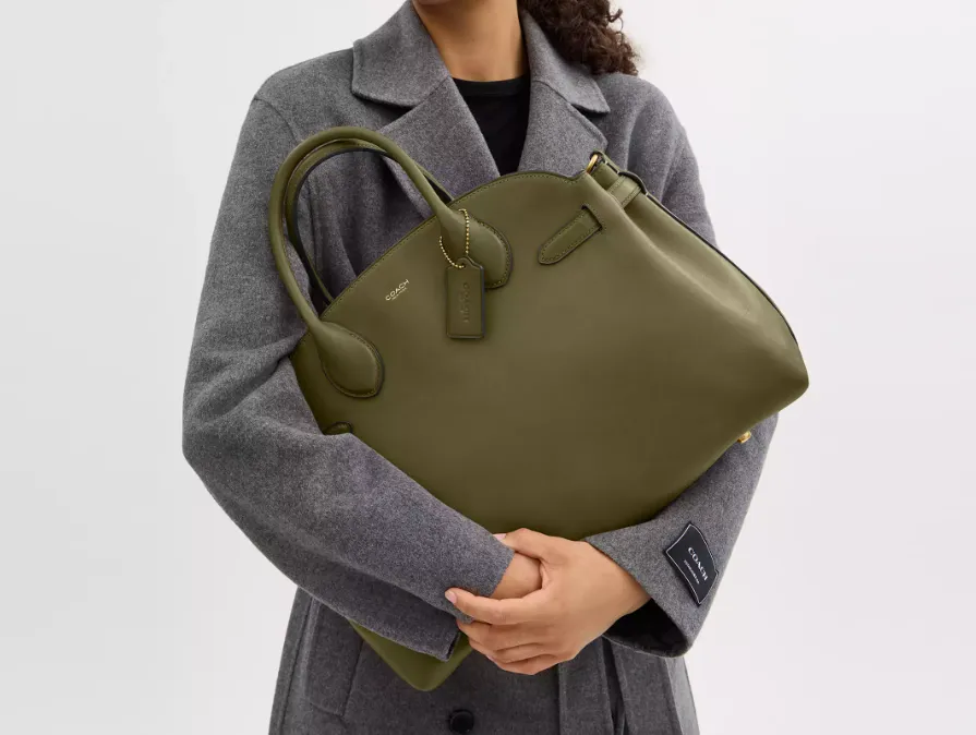 Soft Empire 40 Tote Bag