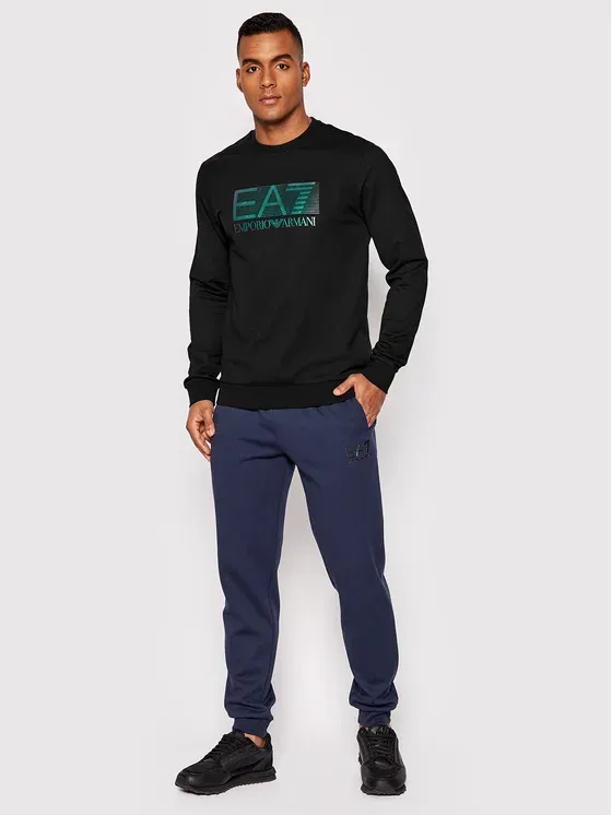 Logo-Print Long-Sleeve Sweatshirt