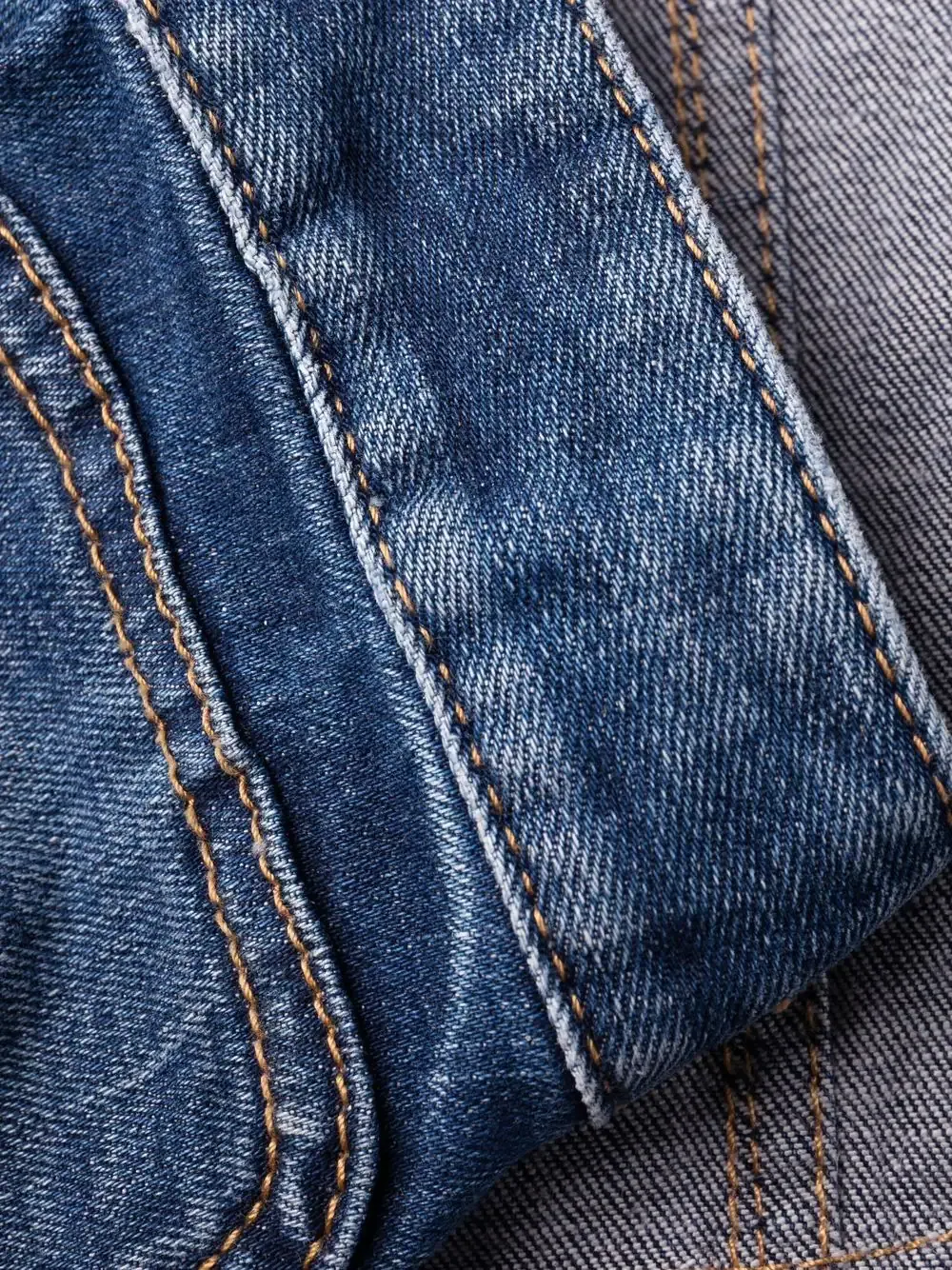 Pocket-Detailed Buttoned Denim Jacket