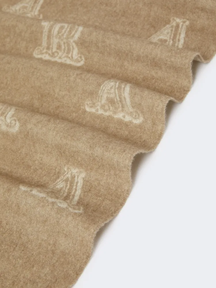 Jacquard Fringed Edge Scarf