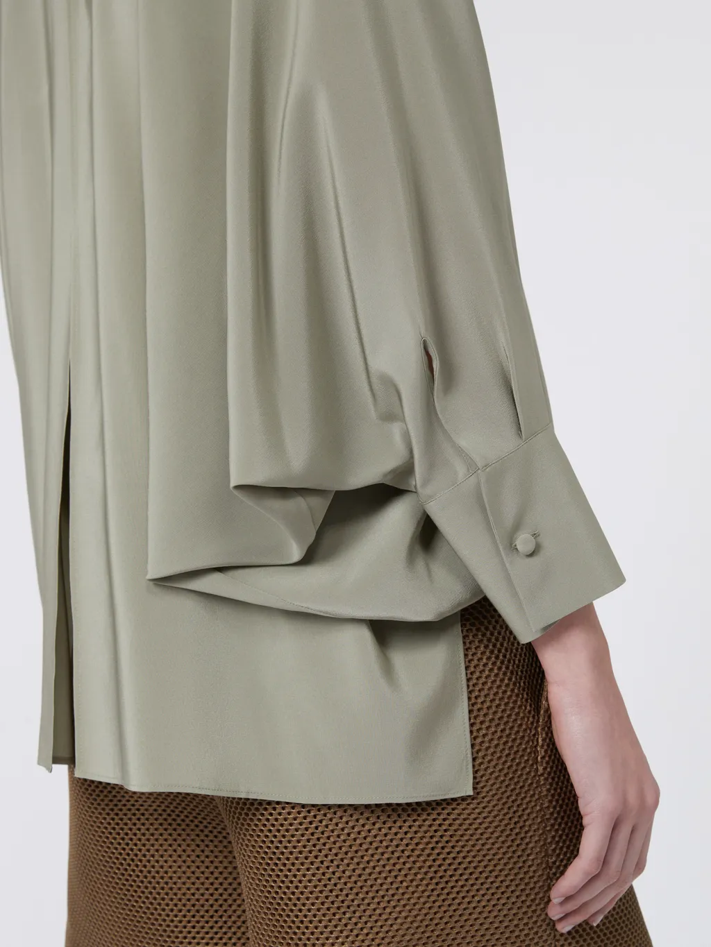 Leonida Bow Plaque Shirt
