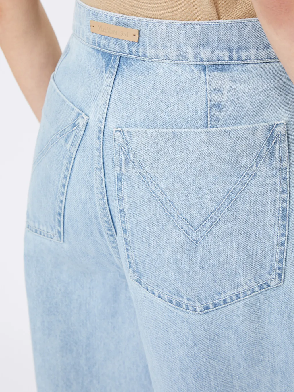 Affari Logo Patch Wide Leg Jeans
