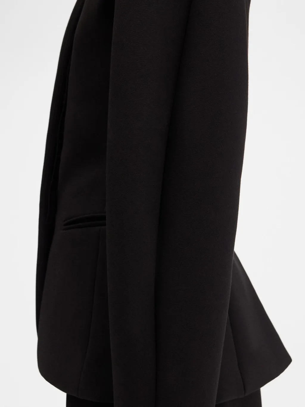 The Ovalo Jacket