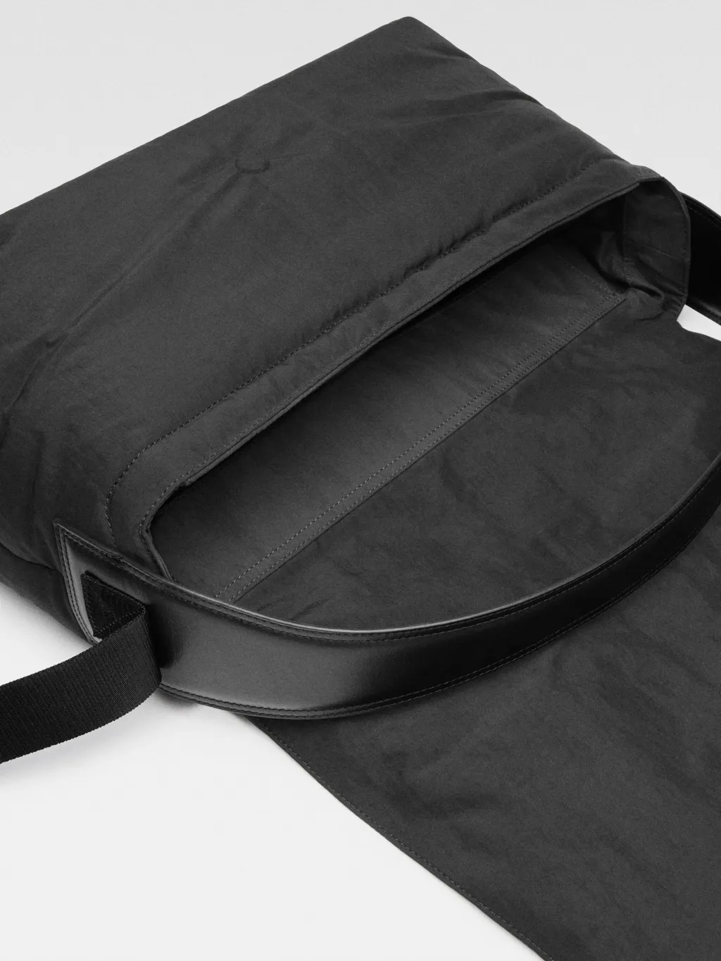 The Bambino Messenger Bag